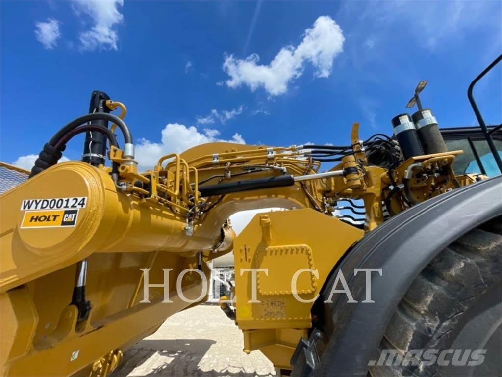 CAT 621 Schaktvagnar