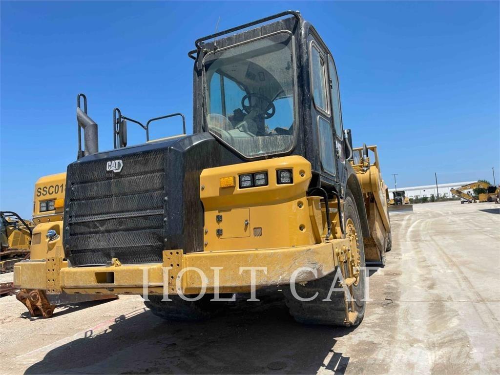 CAT 621 Schaktvagnar