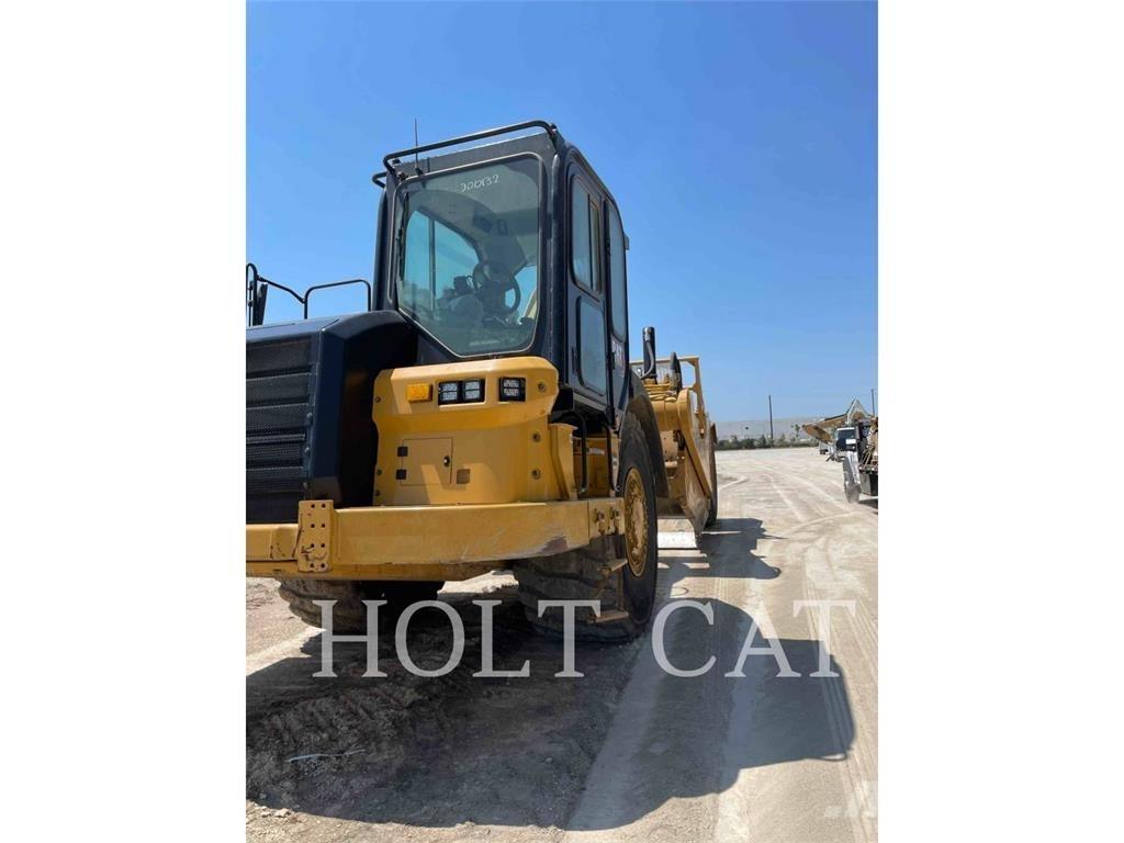 CAT 621 Schaktvagnar