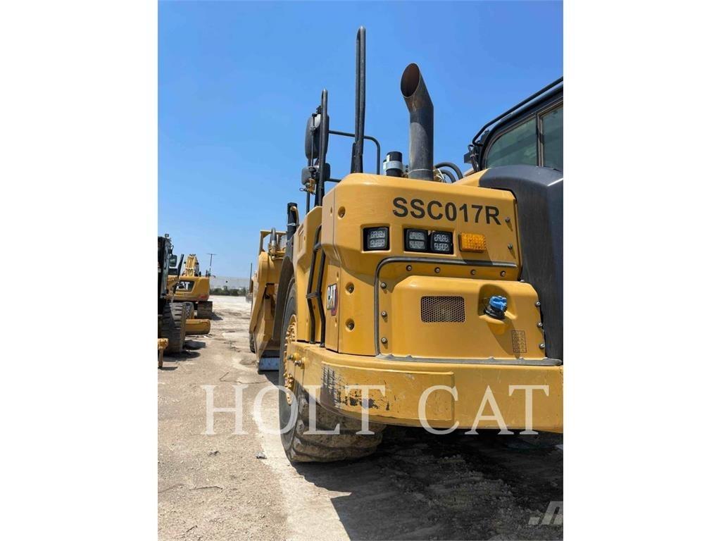 CAT 621 Schaktvagnar