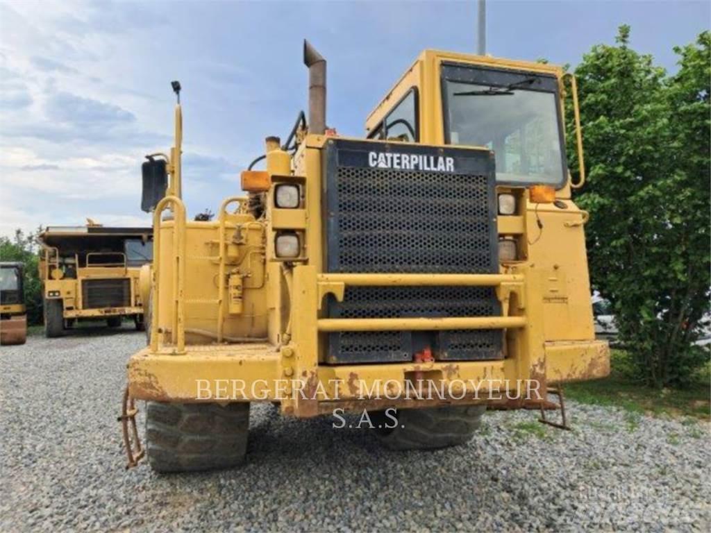 CAT 621F Schaktvagnar
