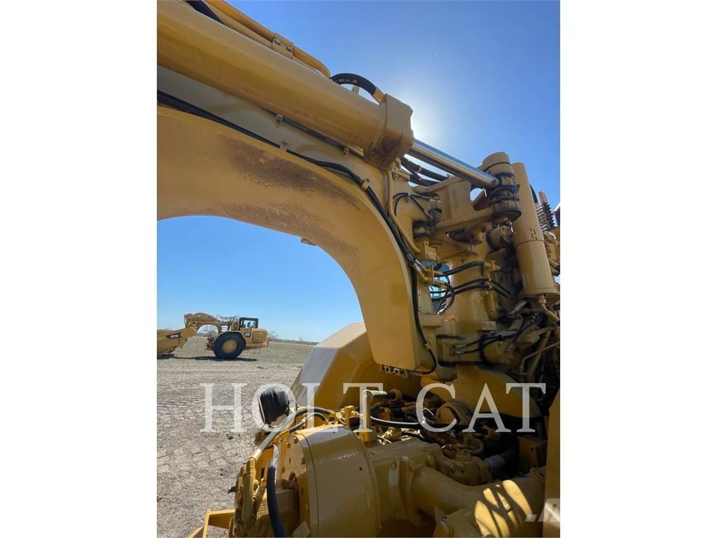 CAT 621G Schaktvagnar