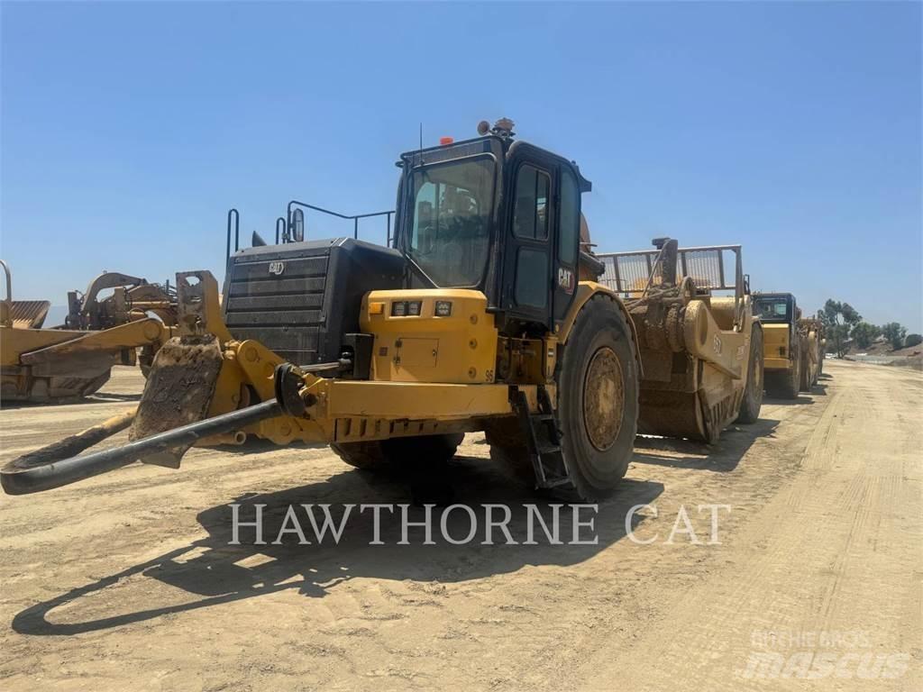 CAT 657 Schaktvagnar