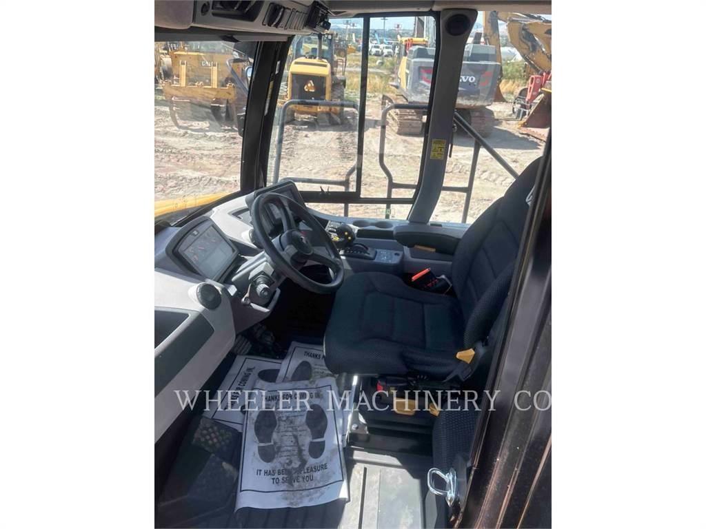 CAT 725 Midjestyrd dumper