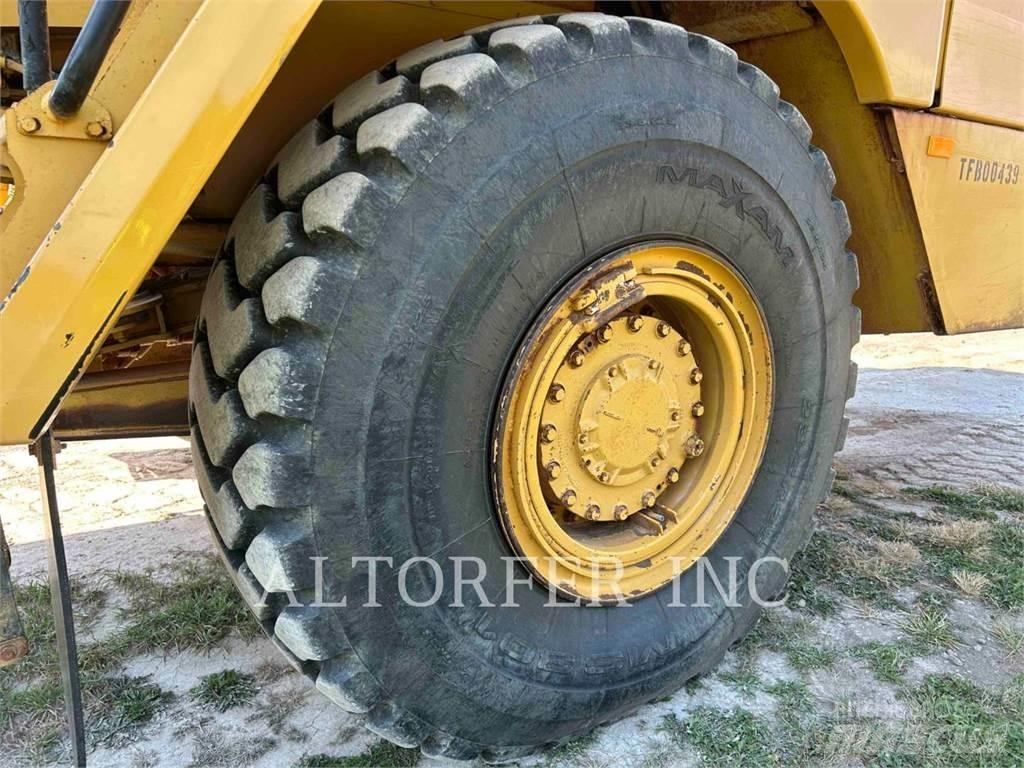 CAT 725C Midjestyrd dumper