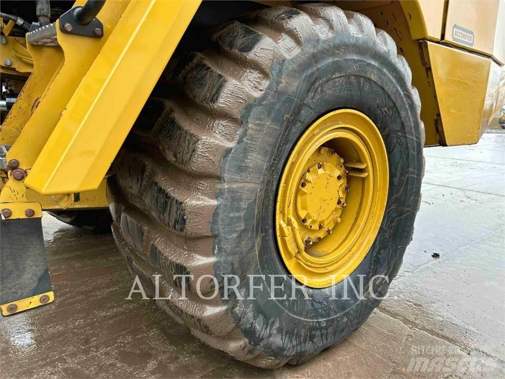 CAT 725C2 Midjestyrd dumper