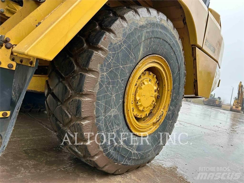 CAT 725C2 Midjestyrd dumper