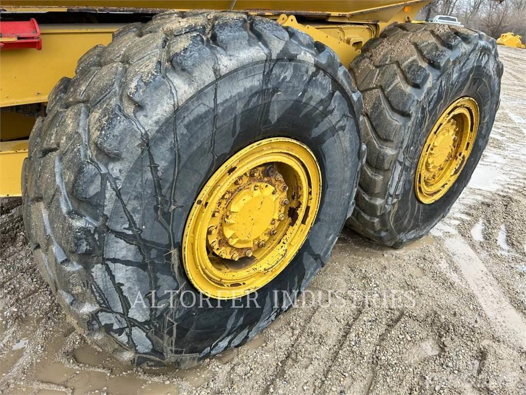 CAT 725C2 Midjestyrd dumper
