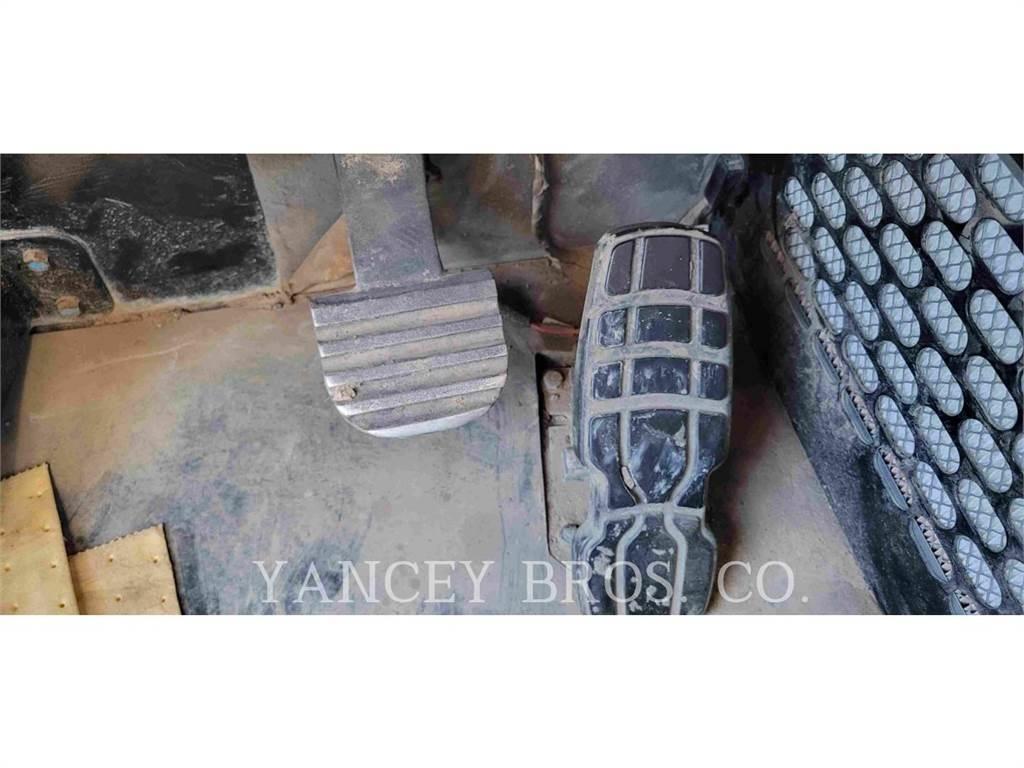 CAT 725C2 Midjestyrd dumper