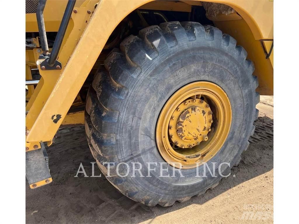 CAT 725C2 Midjestyrd dumper