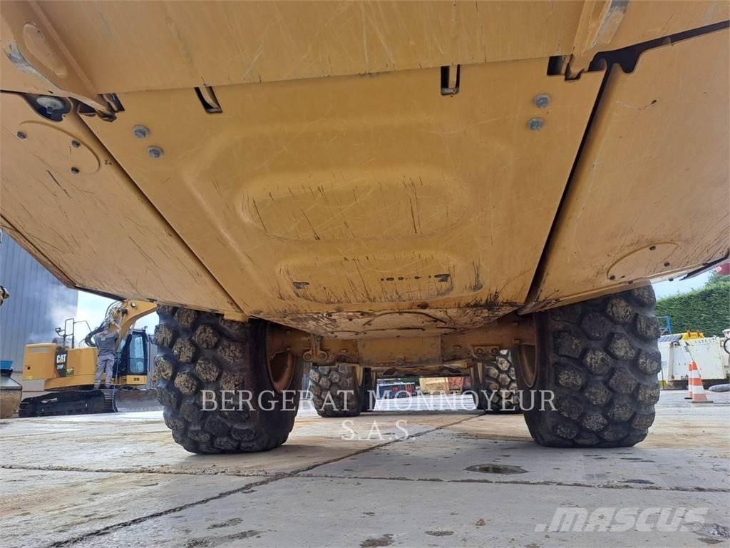 CAT 730 Midjestyrd dumper