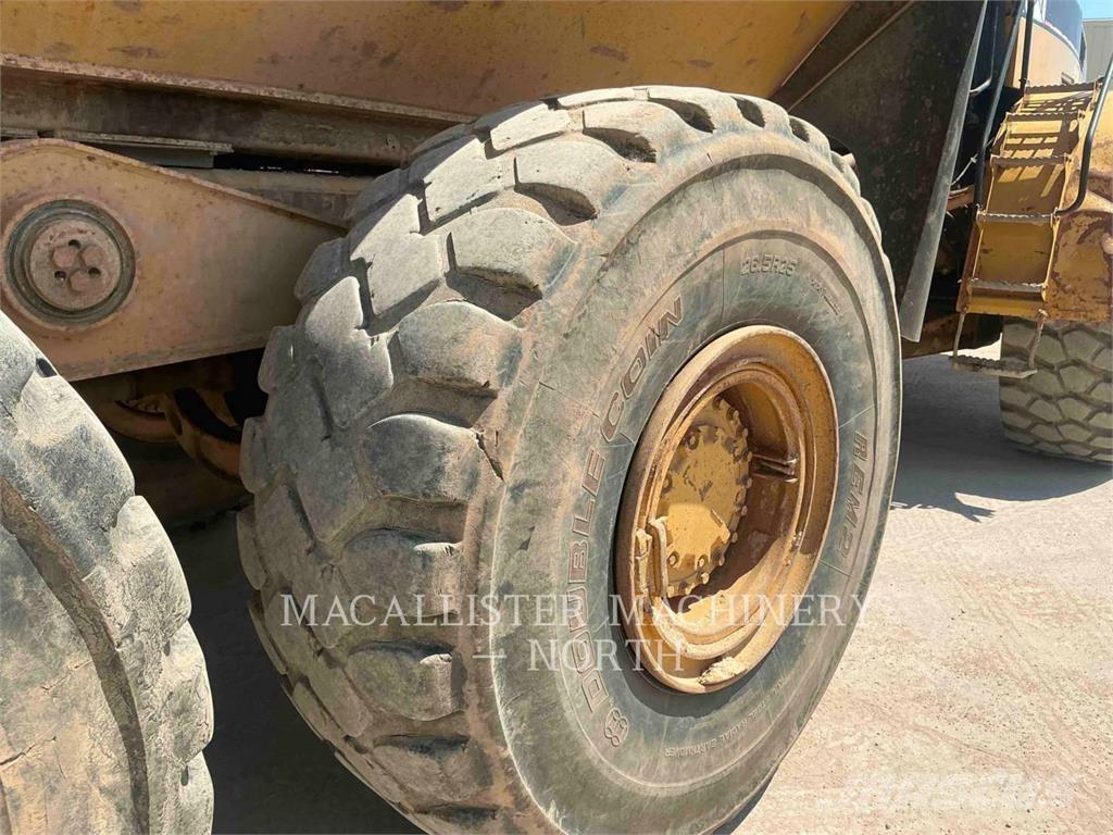 CAT 735 (OLD) Midjestyrd dumper