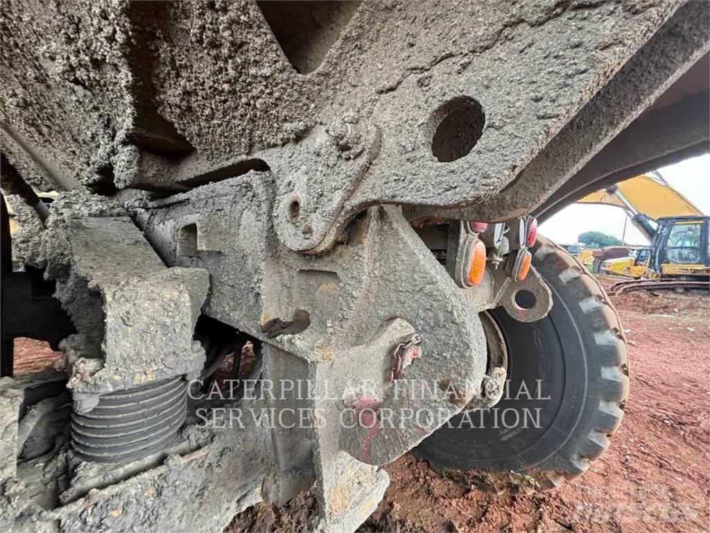 CAT 740-04GC Midjestyrd dumper