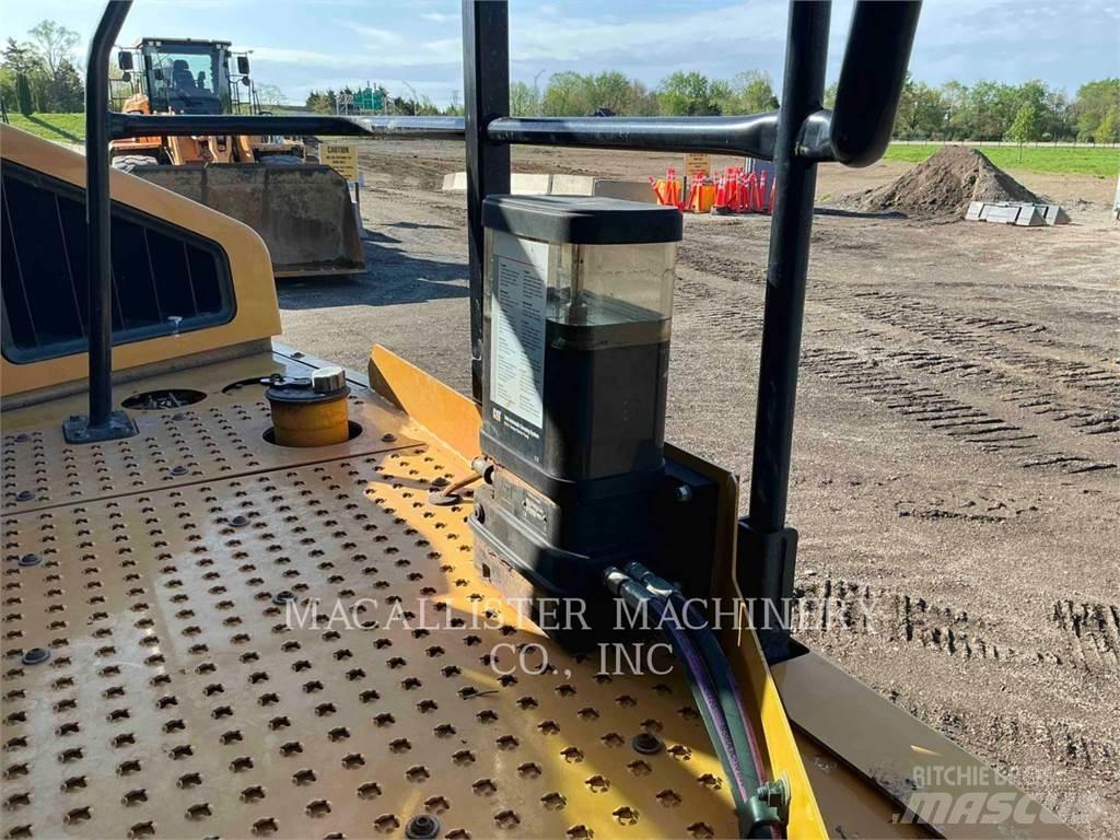 CAT 740 4EJ Midjestyrd dumper
