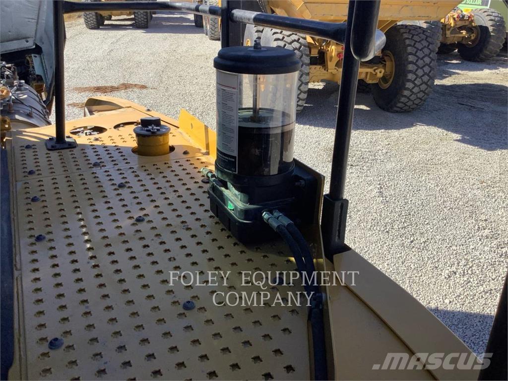 CAT 74004GC Midjestyrd dumper