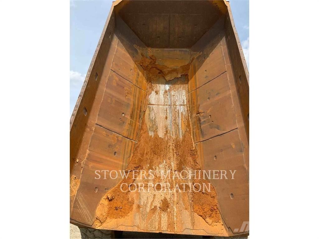 CAT 740B Midjestyrd dumper