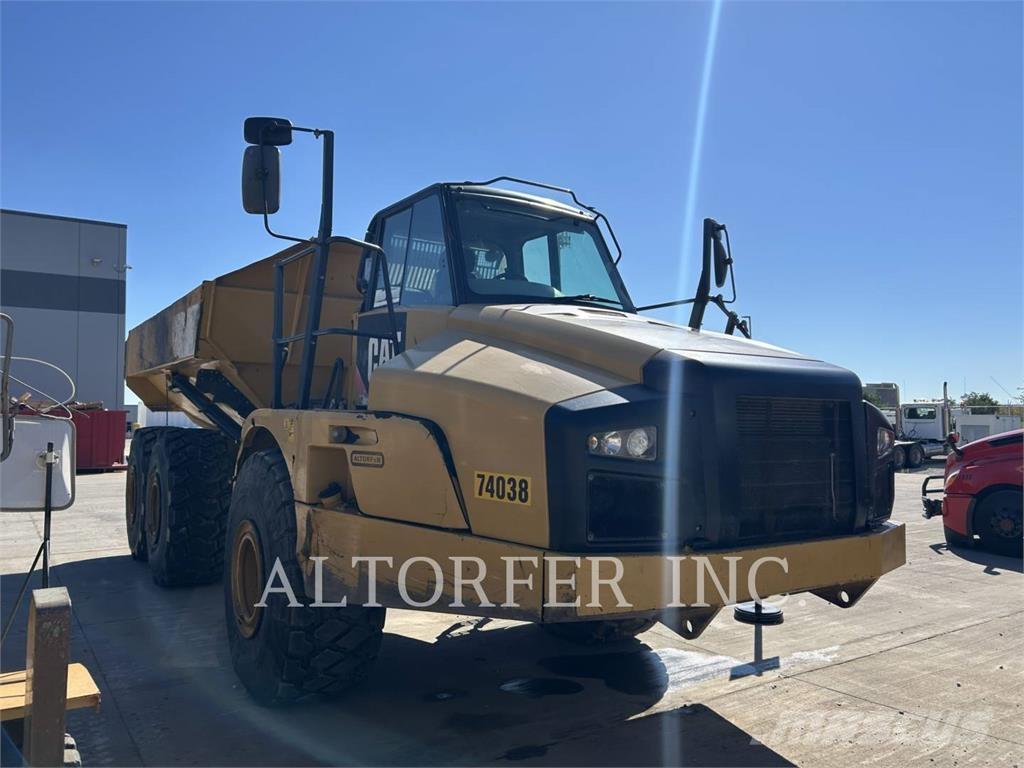 CAT 740B Midjestyrd dumper