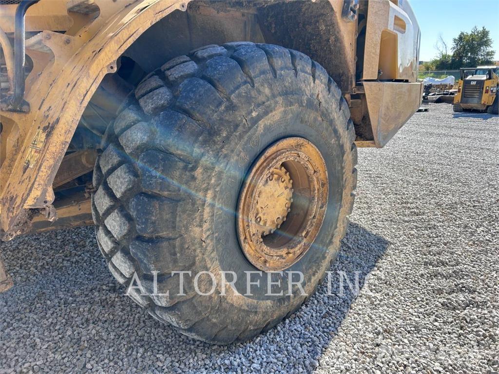 CAT 740B Midjestyrd dumper