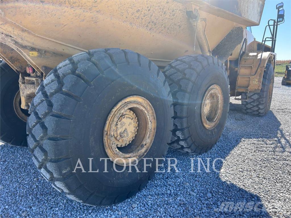 CAT 740B Midjestyrd dumper