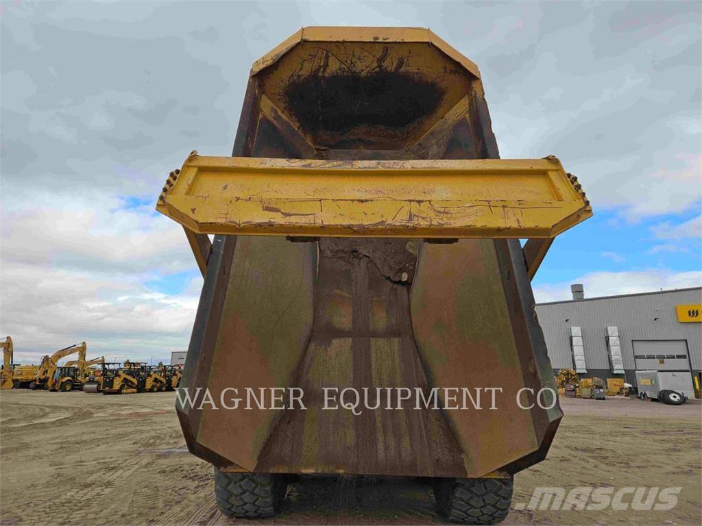 CAT 740GC Midjestyrd dumper