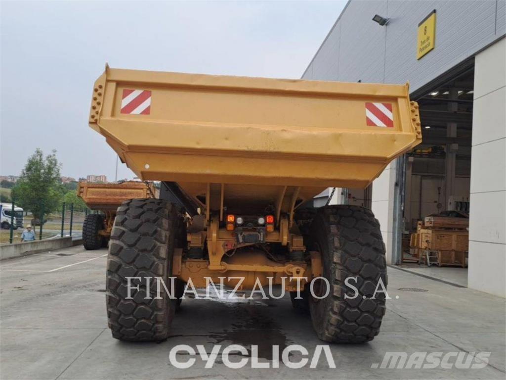 CAT 740GC Midjestyrd dumper