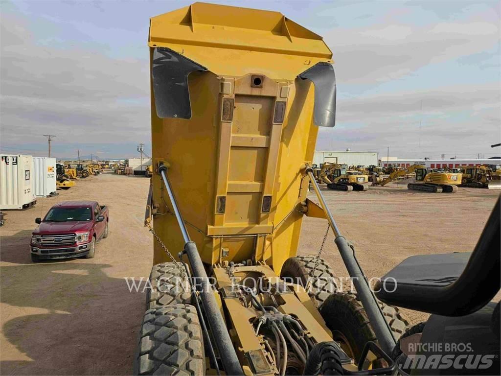 CAT 740GC Midjestyrd dumper