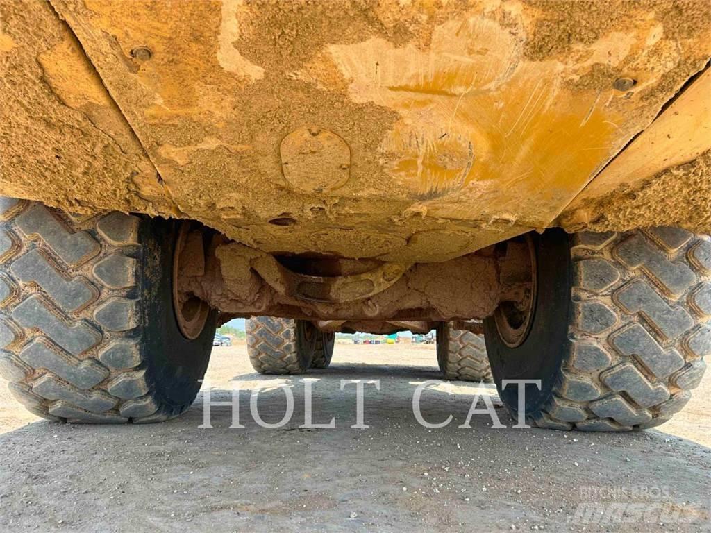 CAT 74504 Midjestyrd dumper