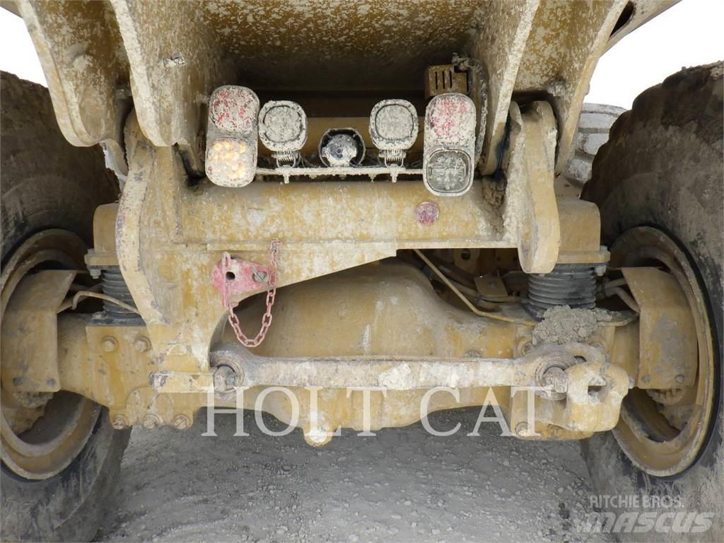 CAT 74504 Midjestyrd dumper