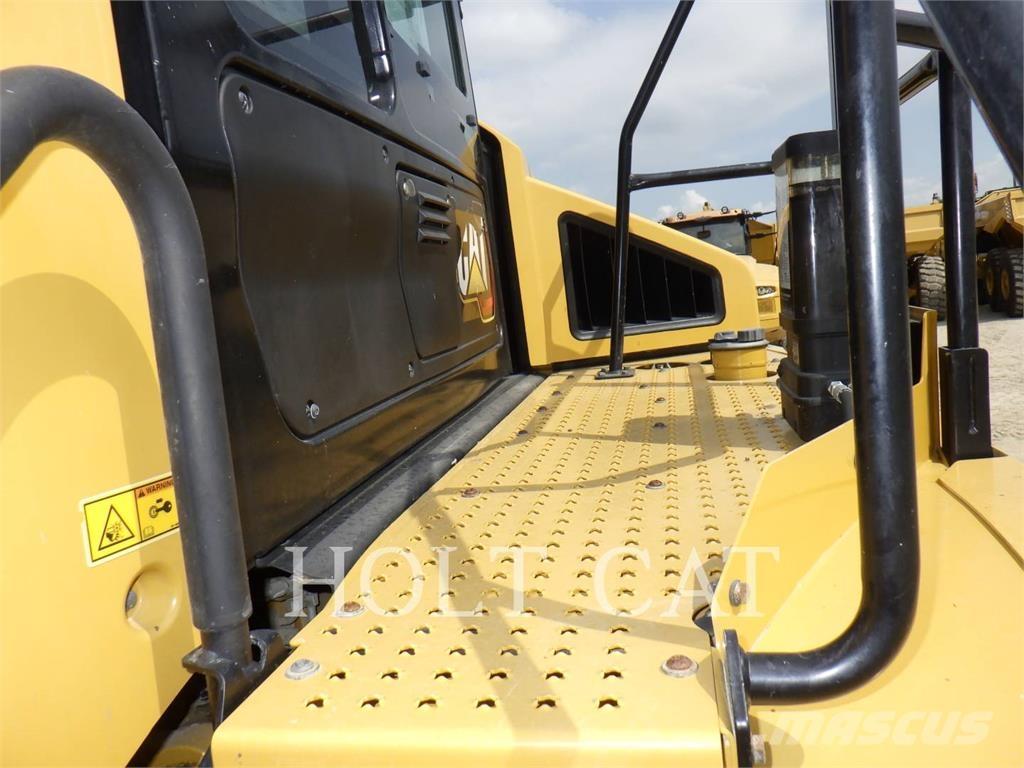 CAT 74504 Midjestyrd dumper