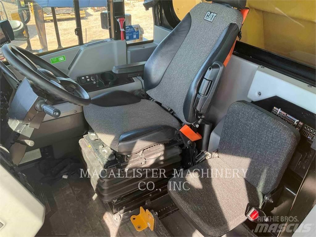 CAT 772G Midjestyrd dumper