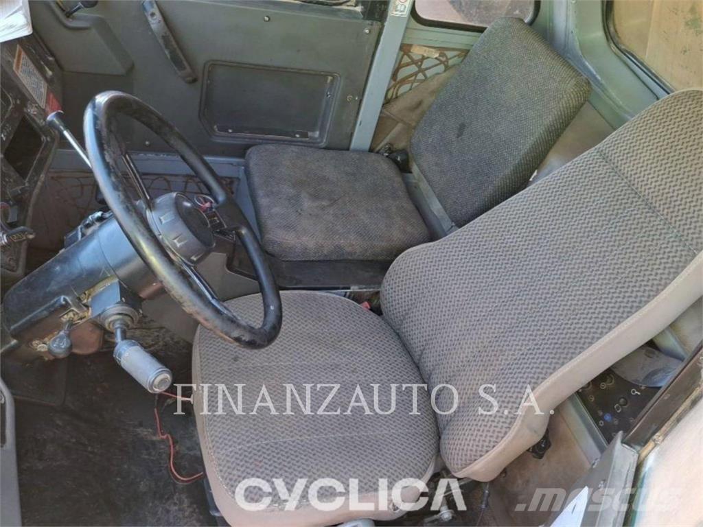 CAT 773E Midjestyrd dumper