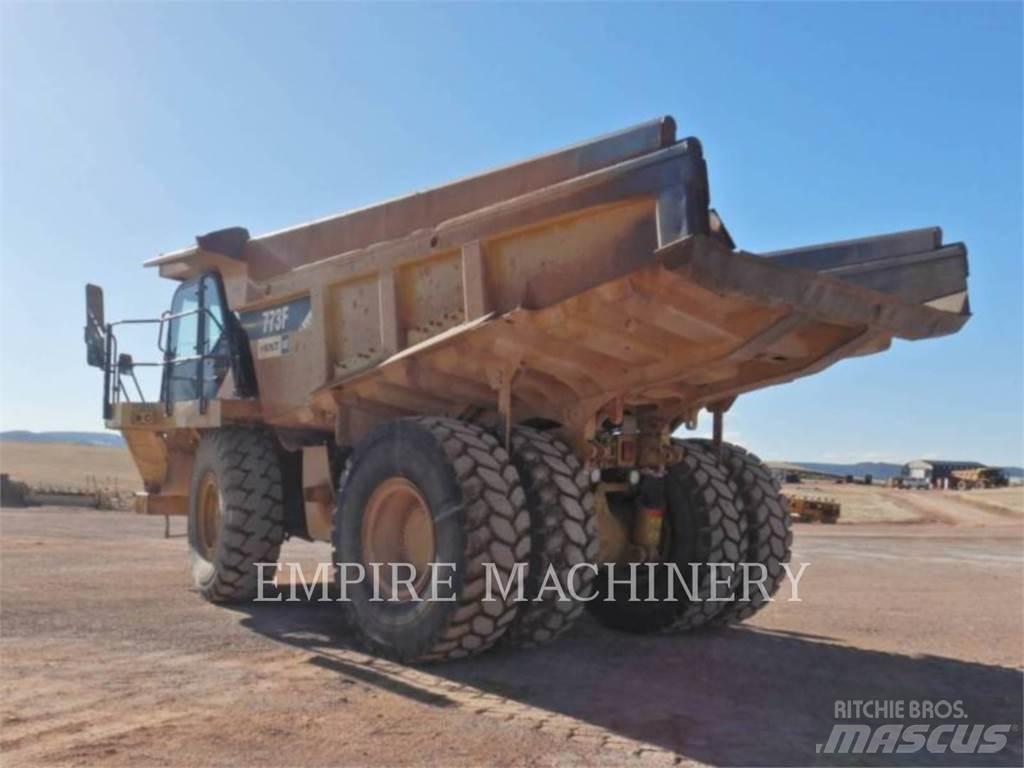 CAT 773F Midjestyrd dumper