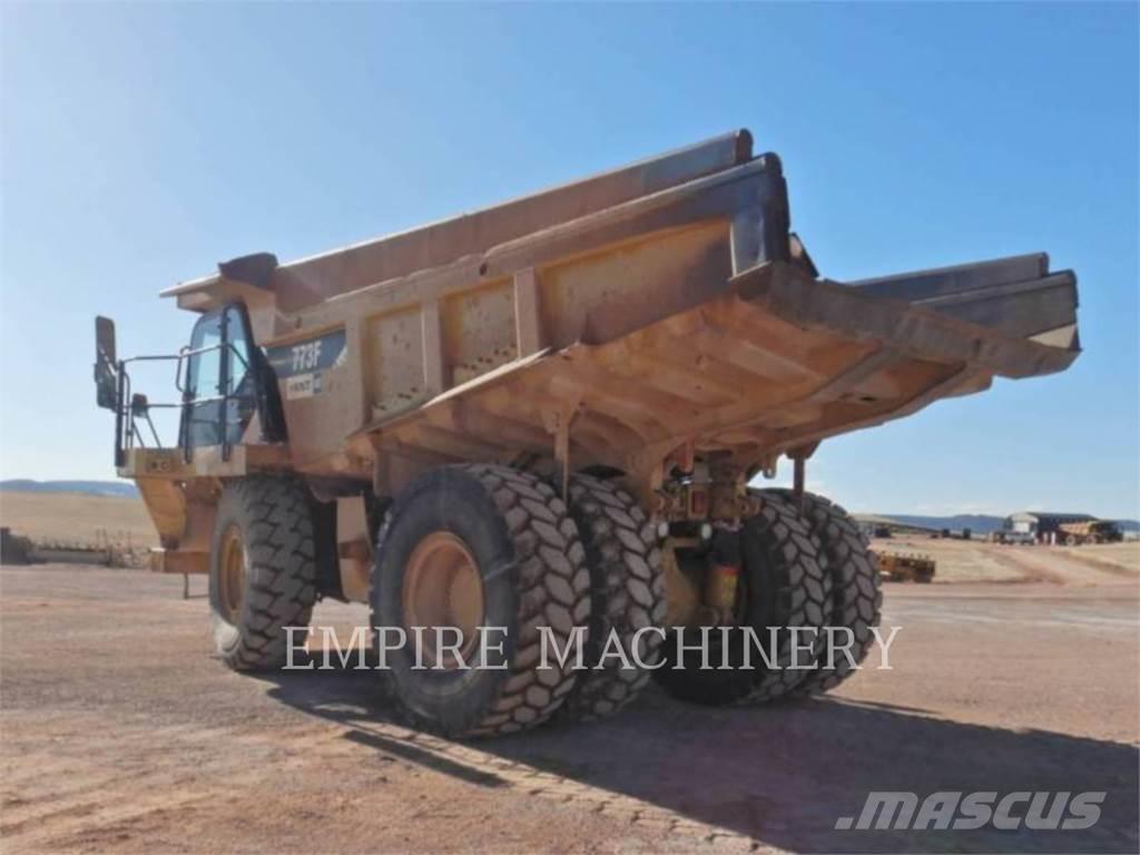CAT 773F Midjestyrd dumper