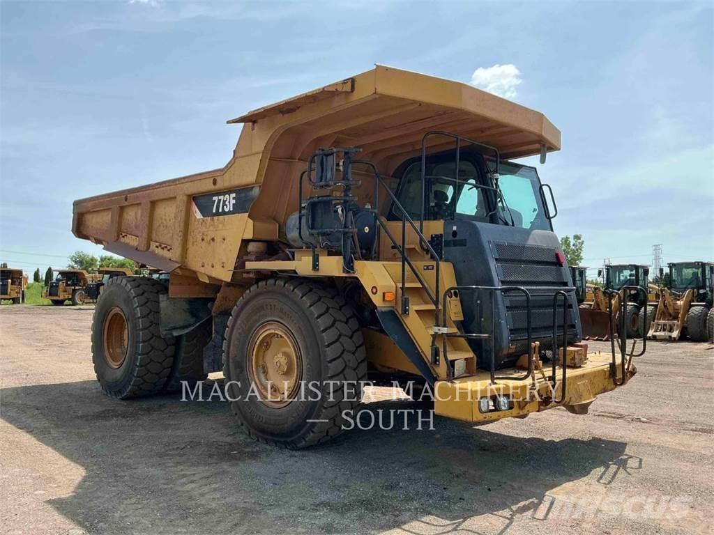 CAT 773F Midjestyrd dumper