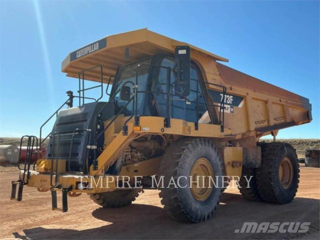 CAT 773F Midjestyrd dumper