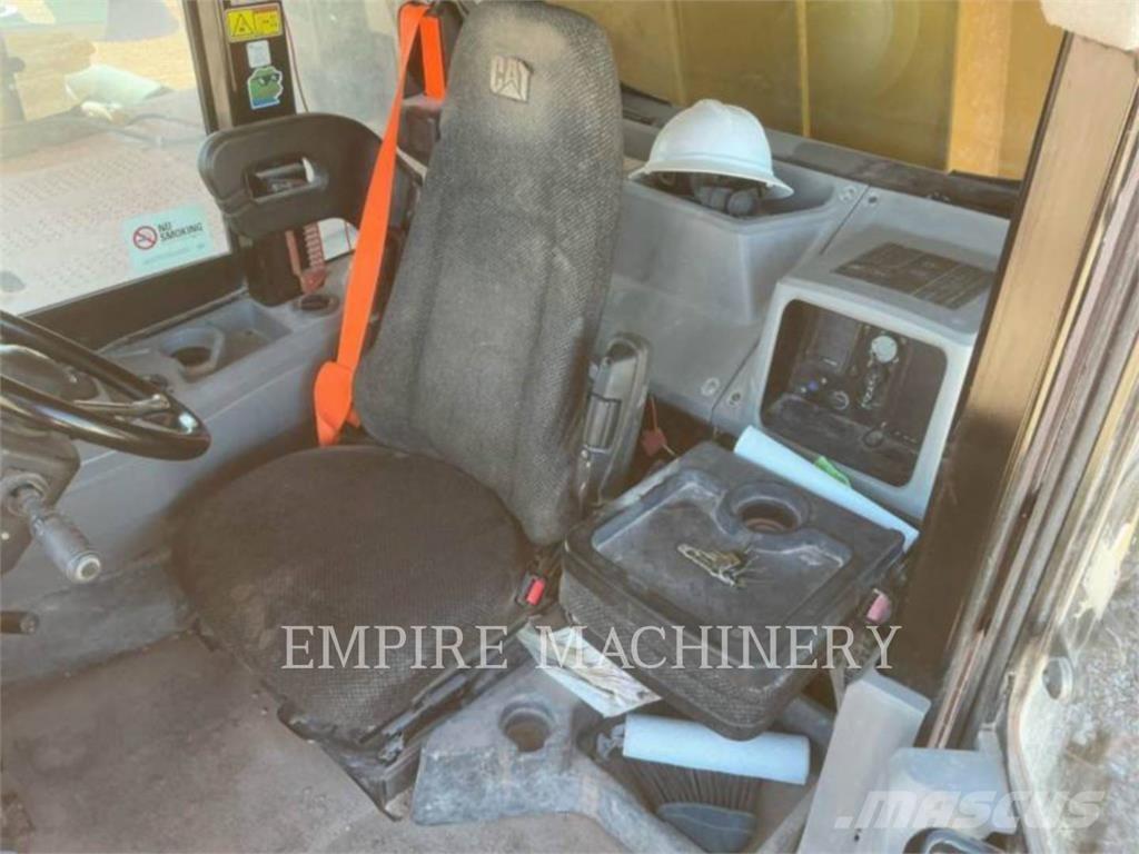 CAT 773F Midjestyrd dumper