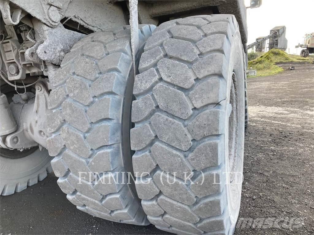 CAT 775D Midjestyrd dumper