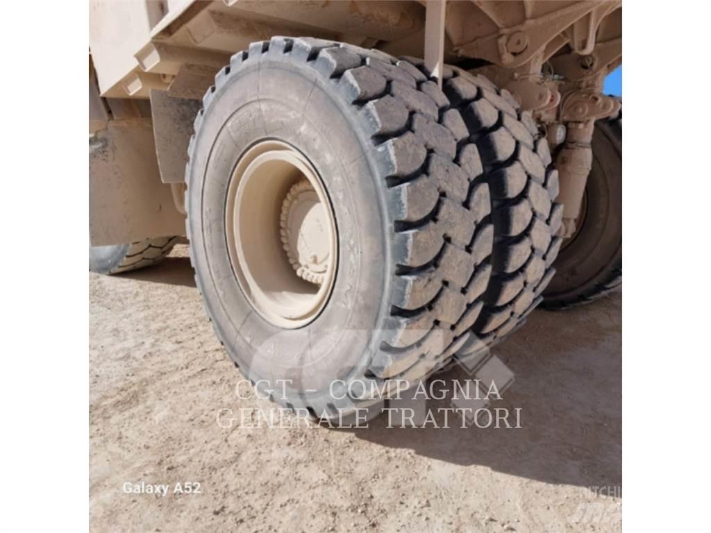 CAT 775F Midjestyrd dumper