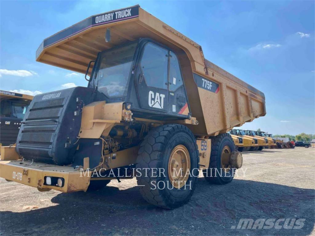 CAT 775F Midjestyrd dumper