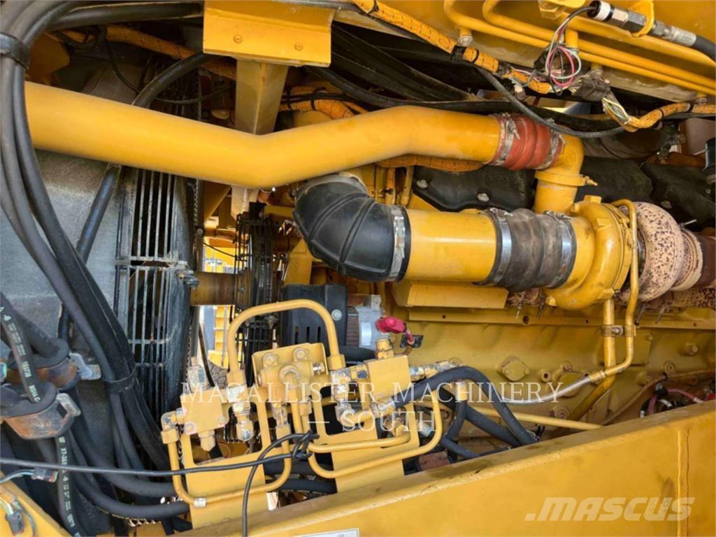 CAT 775F Midjestyrd dumper