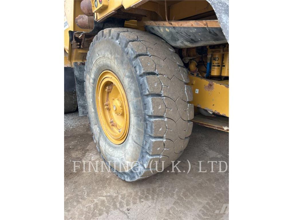 CAT 775G Midjestyrd dumper