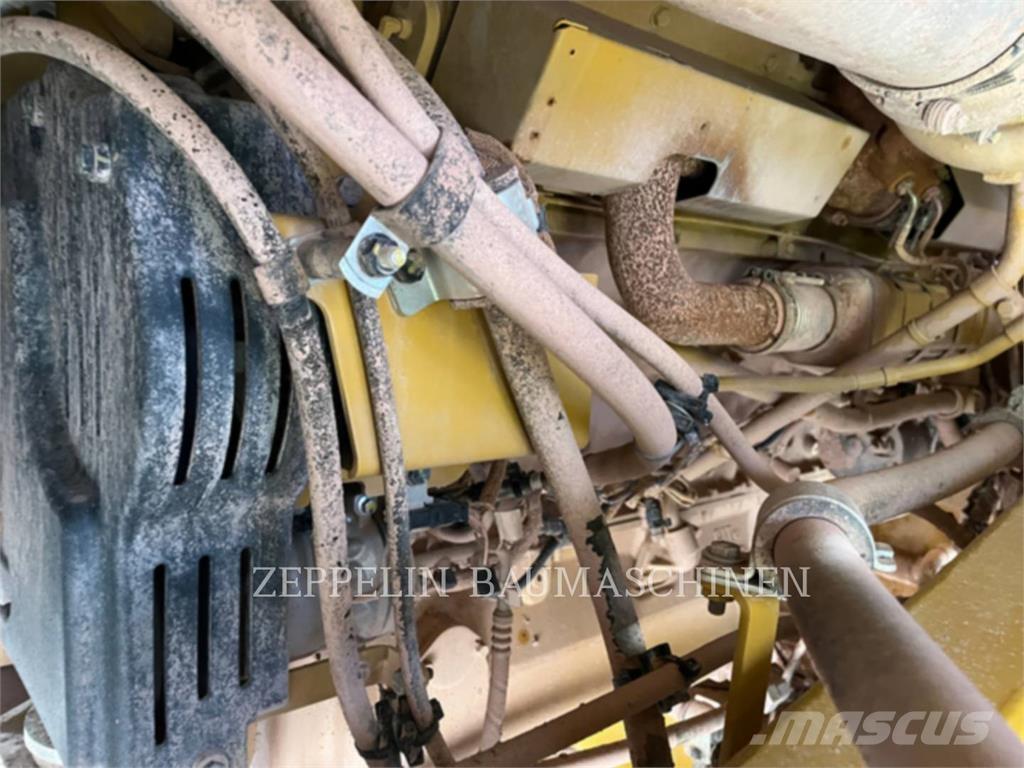 CAT 775G Midjestyrd dumper