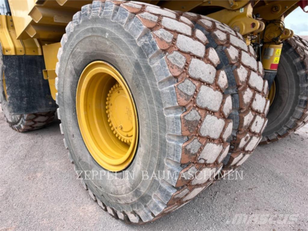CAT 775G Midjestyrd dumper