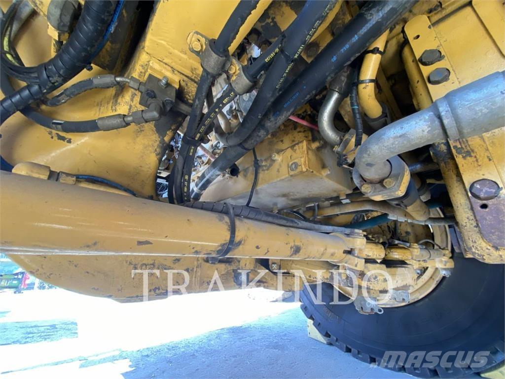 CAT 777E Midjestyrd dumper