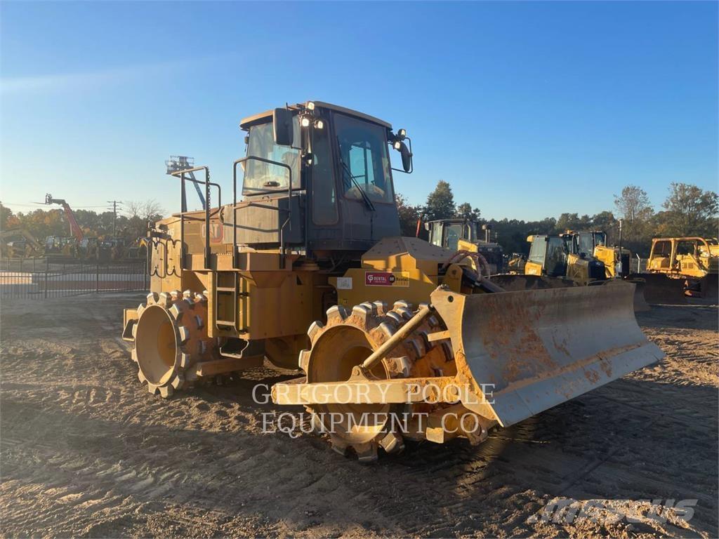 CAT 815-11 Jordkompaktorer