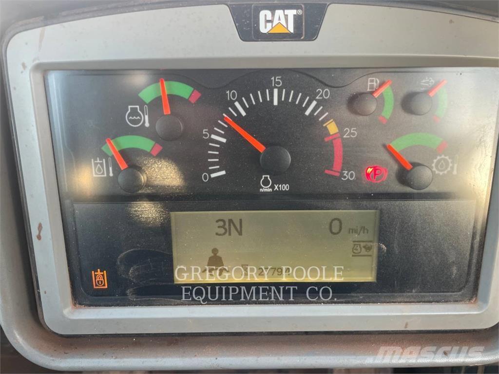 CAT 815-11 Jordkompaktorer