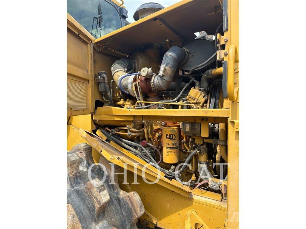 CAT 815F2 Jordkompaktorer