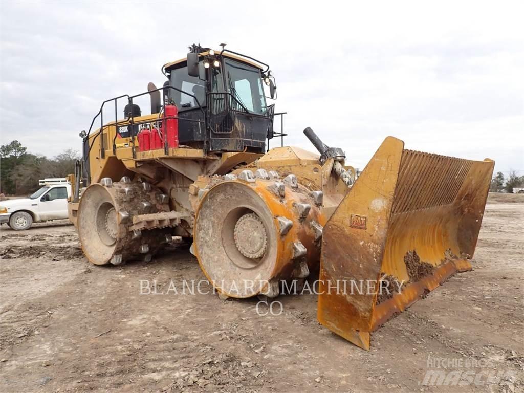 CAT 826K Jordkompaktorer