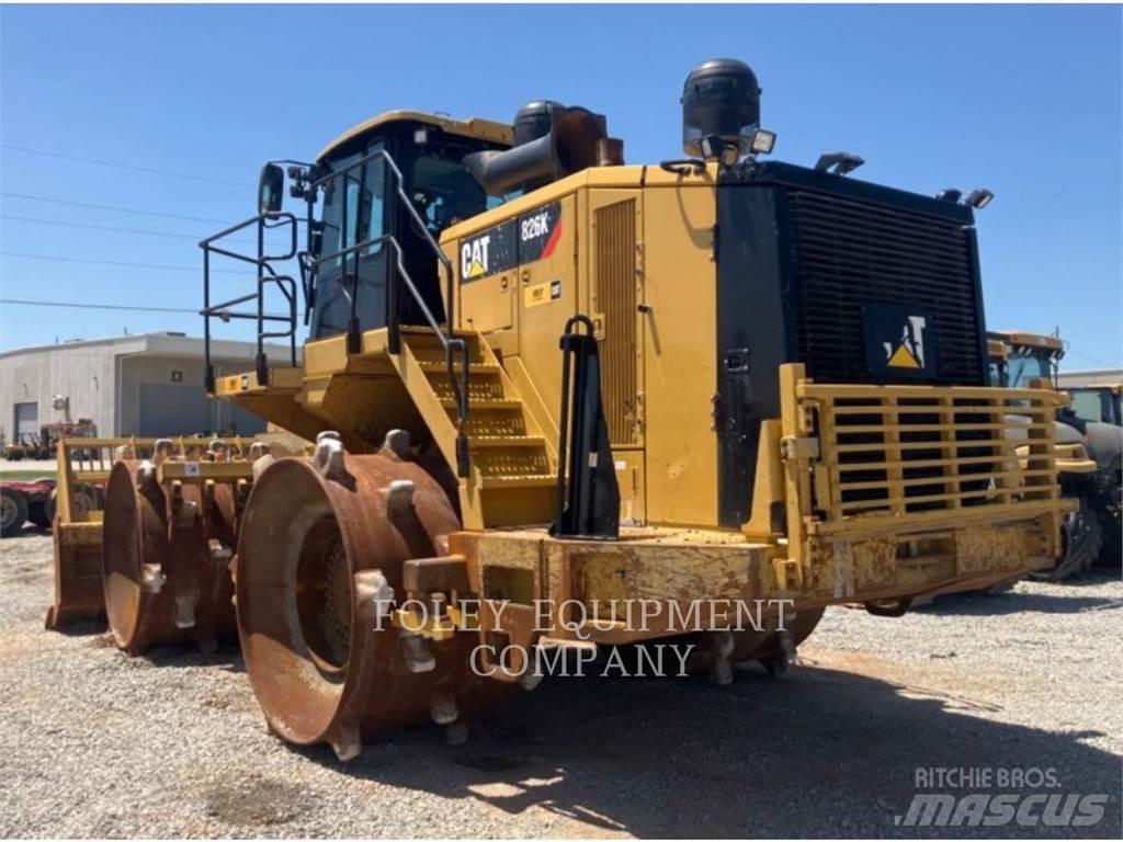 CAT 826K Jordkompaktorer