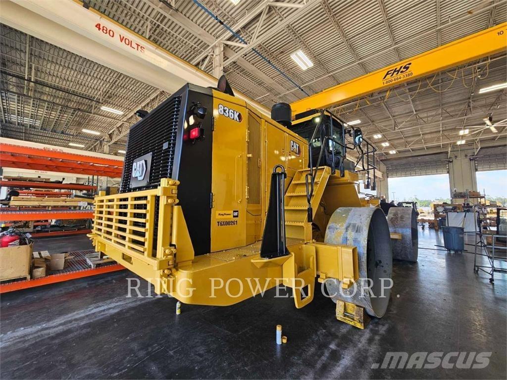 CAT 836K Jordkompaktorer